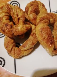 Φωτογραφία της συνταγής Σφολιατίνια στριφτά με κανελοζάχαρη ♠️💜