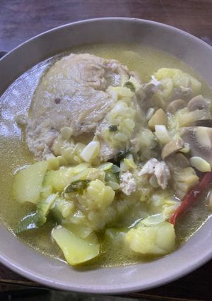 Una foto de Sopa de pollo y champiñones Grez