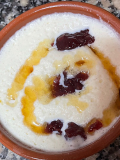Una foto de Sopa fría de chocolate blanco