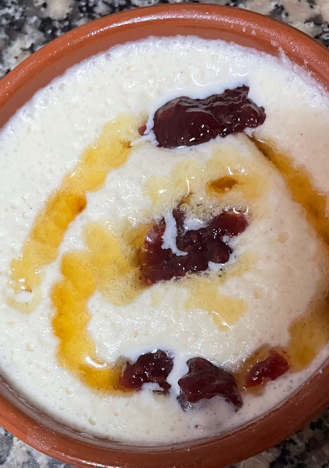 Una foto de Sopa fría de chocolate blanco