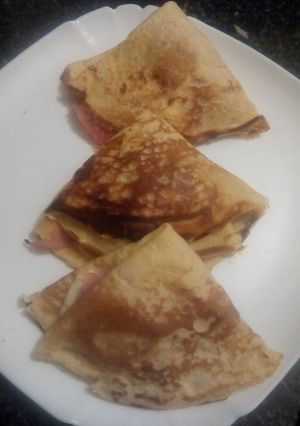 Foto principal de Crepes salados rellenos de jamón york, beicon y queso 
