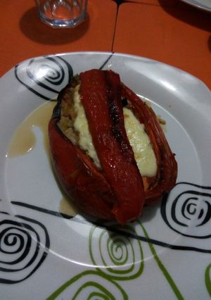 Una foto de Unos ricos ajíes rellenos opción vegetariana