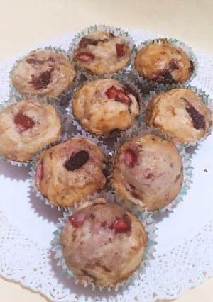 Una foto de Muffins De Moras Y Frutillas