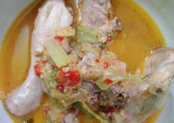 Resep Ayam Kuah Bumbu Bali Oleh Nida Zakkiyah Cookpad