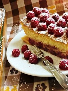Mennyei málnás tejes pite - clafoutis egyszerűen recept fotója