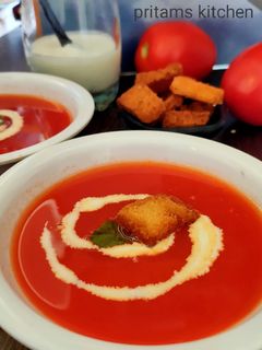 क्रीमी टोमेटो सूप (Creamy Tomato soup recipe in Hindi) रेसिपी मुख्य फोटो