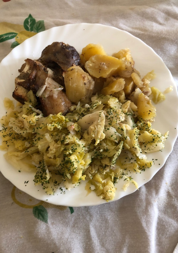 Una foto de 21. Codillo alemán con chucrut (principal carne)