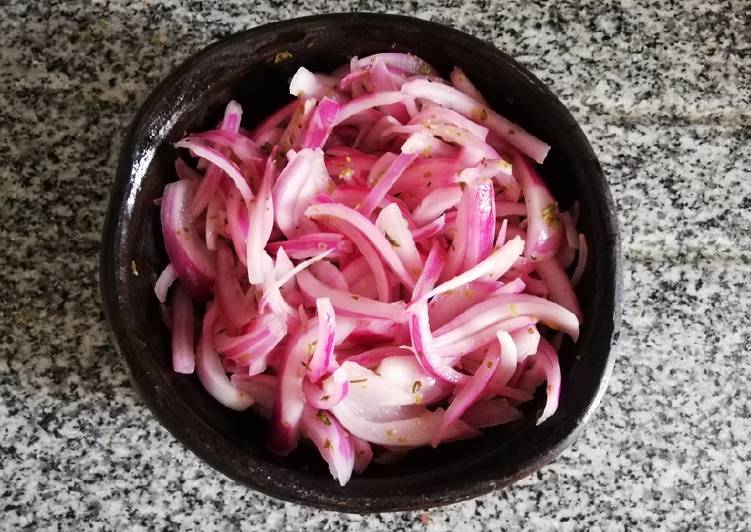 Cebolla encurtida para Cochinita Pibil