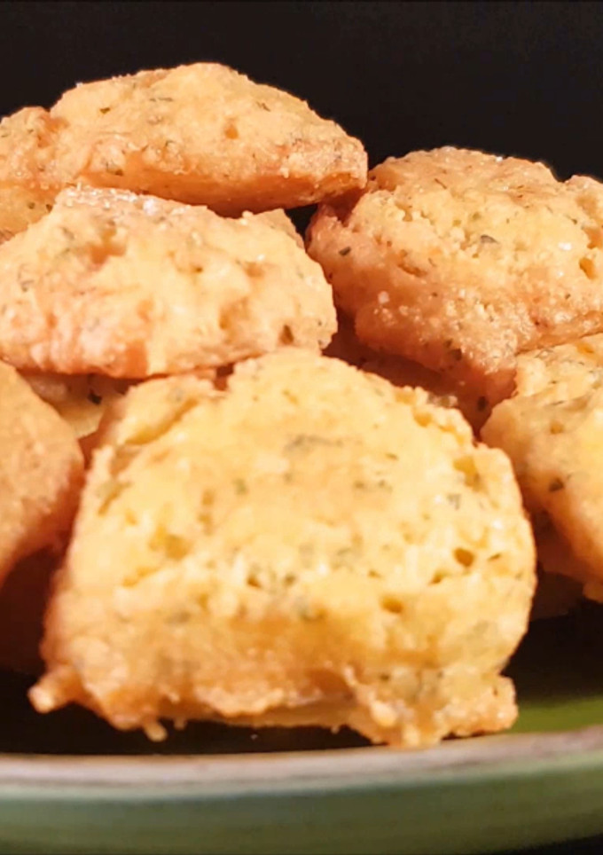 Una foto de Buñuelos de bacalao con harina de maíz y almendras