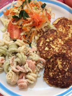 Una foto de Tortitas de coliflor y pollo
