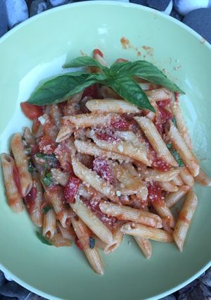 A picture of Fast and Easy Early Girl Tomato Sauce.