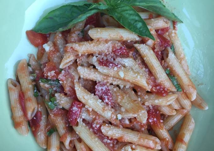 Fast and Easy Early Girl Tomato Sauce