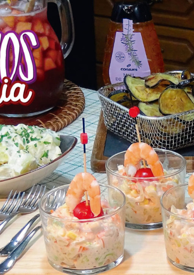 Una foto de Aperitivos con sangría para una comida o informal