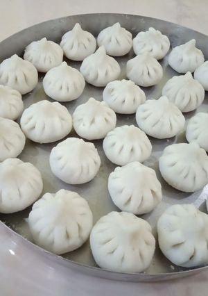 उकडीचे मोदक (ukadcihe modak recipe in marathi) रेसिपी चे मुख्य फोटो 
