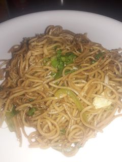 चाऊमीन (Chowmein Recipe in Hindi) रेसिपी मुख्य फोटो