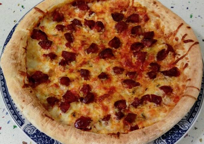 Pizza De Cuatro Quesos Con Chorizo Ibérico Receta De Mari J Cookpad 2314