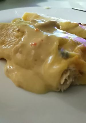Una foto de Canelones con pollito