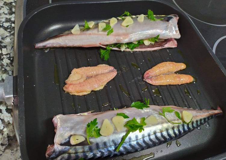 Caballa a la plancha con sus huevas