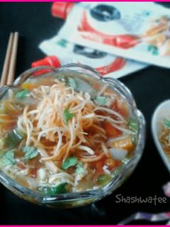 मनचाऊ चिकन सूप (Manchow Chicken soup recipe in Hindi) रेसिपी मुख्य फोटो
