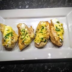 A picture of Goats cheese chicken and garlic butter.