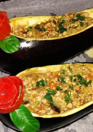 O poză a rețetei "Pantofii prințesei"😁 sau vinete umplute cu carne și legume.