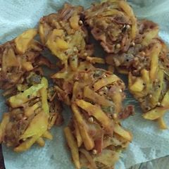 A picture of Pakoray(Aloo aur pyaz ke).