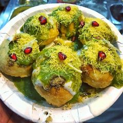 A picture of Bharwa Gol gappe.