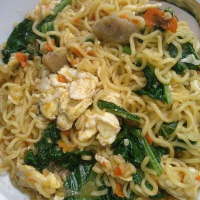 Resep supermi kuah ayam bawang rumahan enak dan mudah - Cookpad