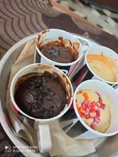 मग केक इन तंदूर (Mug cake in Tandoor recipe in Hindi) रेसिपी मुख्य फोटो