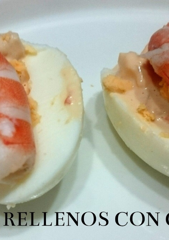 Una foto de Huevos rellenos de langostino