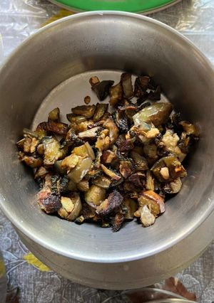 উচ্ছে বেগুন ভাজা (uchche begun bhaja recipe in Bengali) রেসিপির প্রধান ছবি
