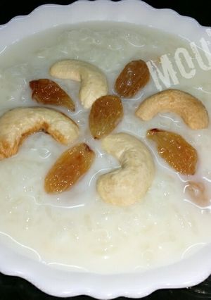 A picture of Bengali chaler payesh.