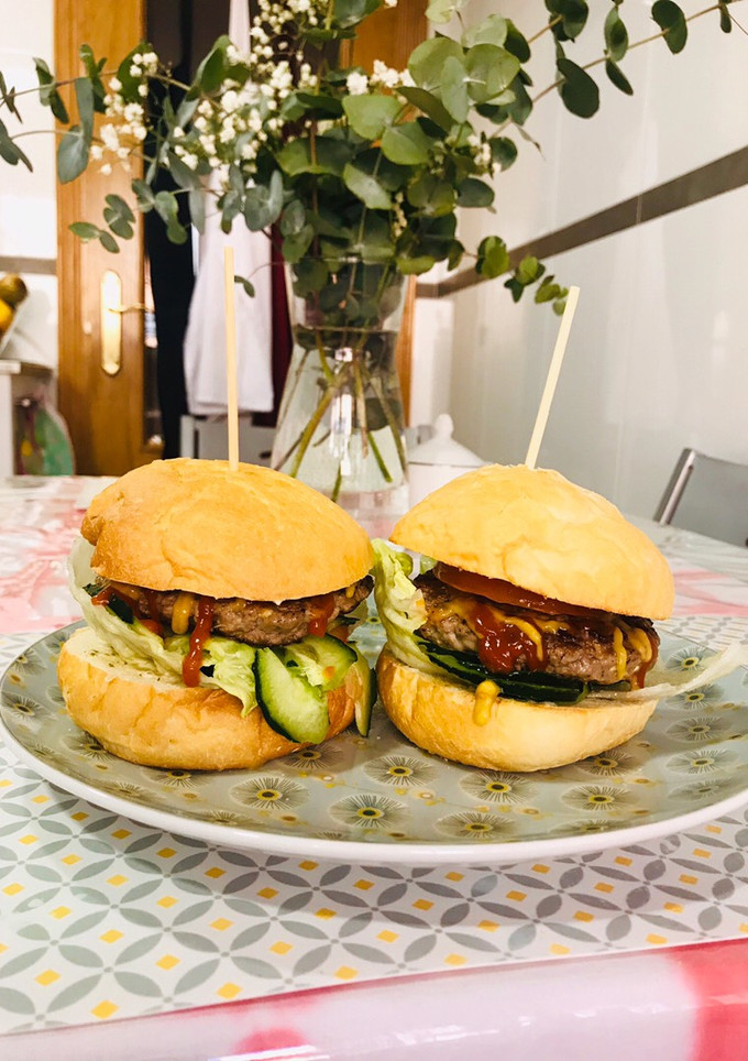 Una foto de Hamburguesa casera y rápida