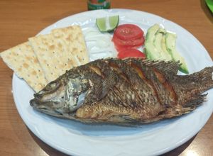 Una foto de Mojarra frita