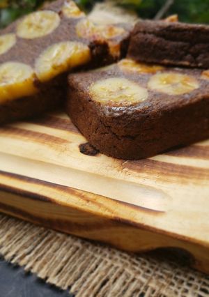 Una foto de Cuadraditos húmedos de chocobanana🍌