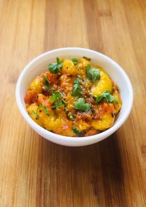 કેળાનું શાક (Banana Sabji Recipe In Gujarati) રેસીપી મુખ્ય ફોટો