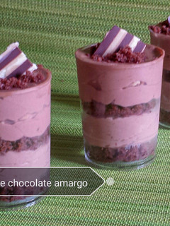Una foto de Mousse de chocolate amargo