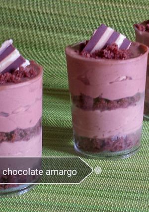 Una foto de Mousse de chocolate amargo