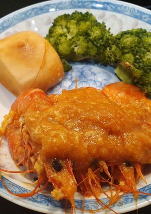 Hình của món Tôm sốt chua cay.