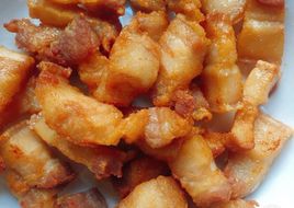 หมูสามชั้นทอดน้ำปลา (หม้อทอด)