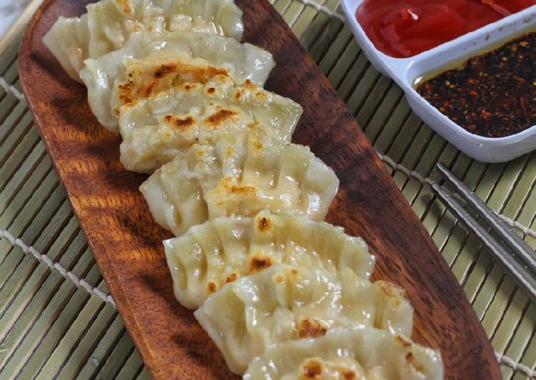 Resep Jiaozi (Pot Stickers Chinese Dumpling) oleh herlin wulan Cookpad