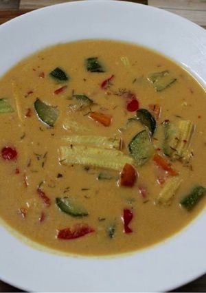 A picture of Vegetables In Thai Red Curry.