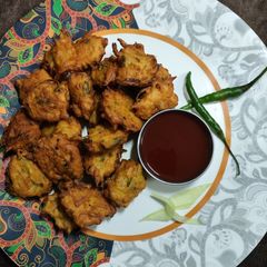 A picture of Bottle gourd ka pakoda.