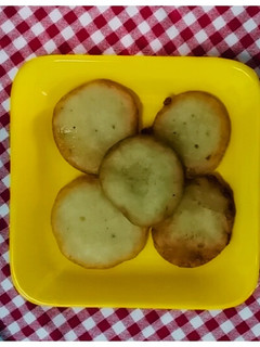 இனிப்பு கரச்சோத்திரை (Inippu karachothirai recipe in tamil) செய்முறை முக்கிய புகைப்படம்