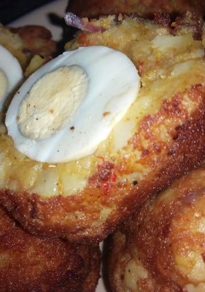 A picture of Potatoe egg kebab.