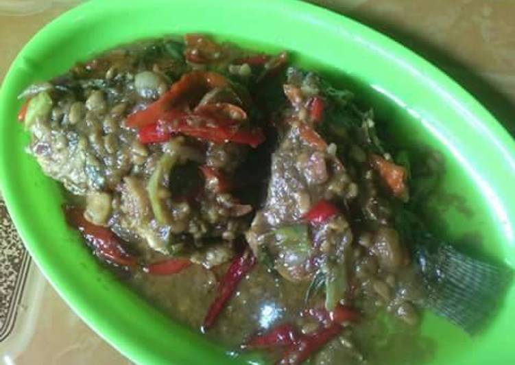 Langkah Mudah untuk memasak Mujaer siram tauco, Enak