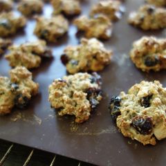 A picture of Easy Oatmeal biscuits.