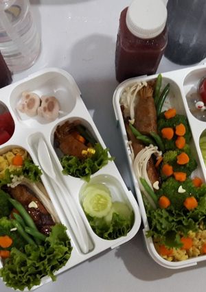 Foto resep Mommy bento Enoki Roll daging teriyaki saos
