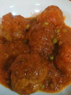Una foto de Albóndigas con tomate