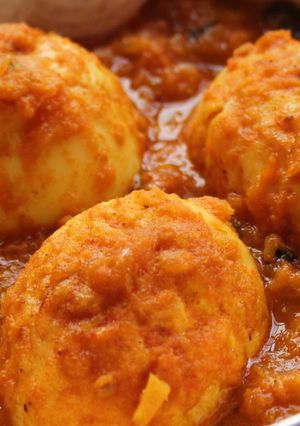 A picture of Egg Curry.